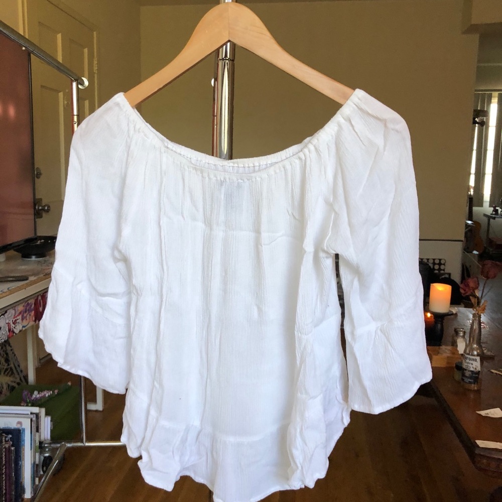 Off-the-Shoulder Flowy Top - Picture 3 of 4